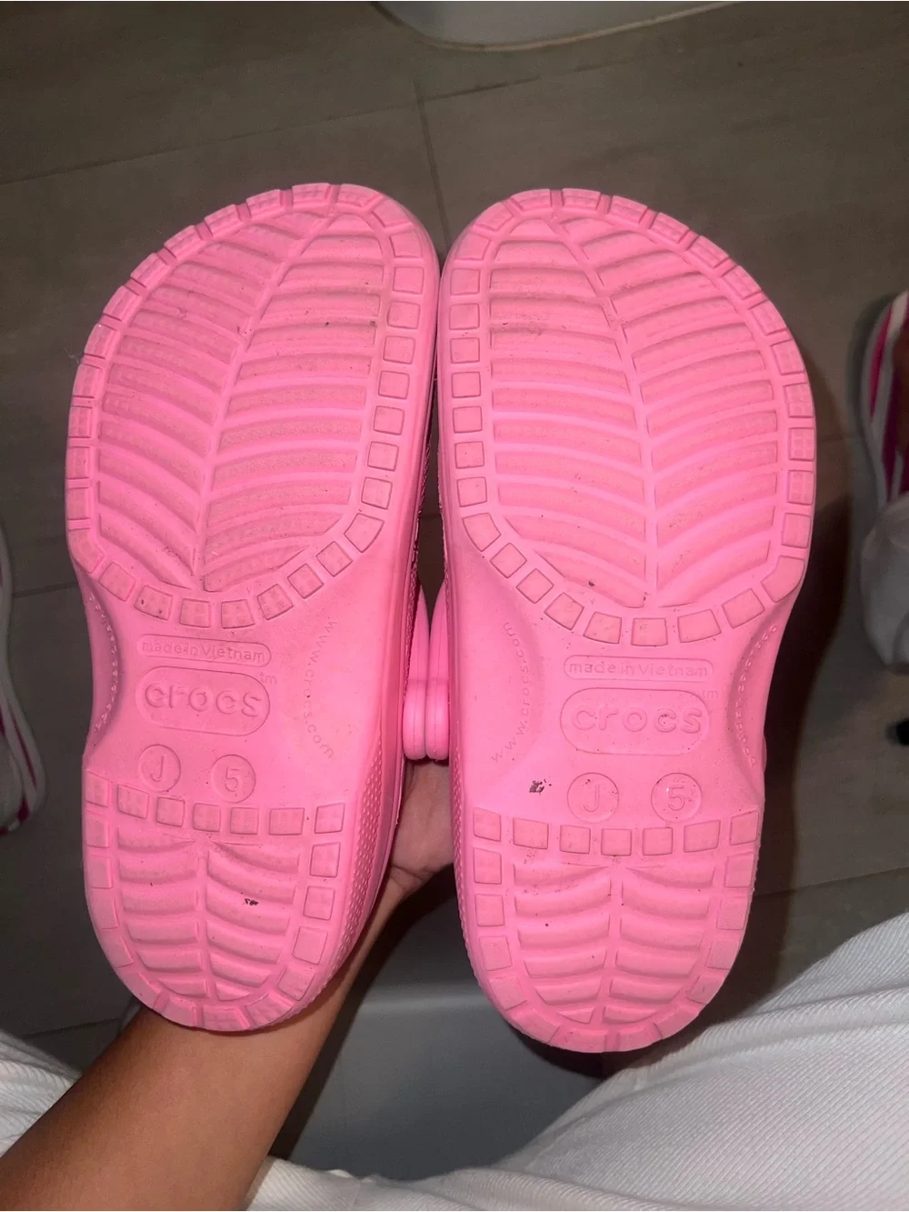 CROCS bright pink